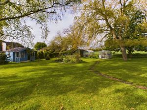 Garden area to rear- click for photo gallery